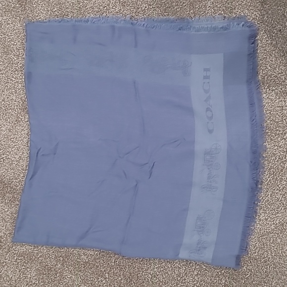 NWT Coach Horse & Carriage Scarf - Picture 1 of 4